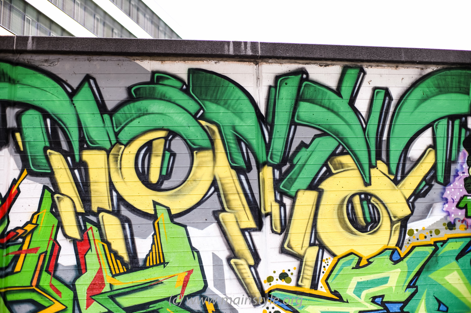Frankfurt-Höchst_Graffiti_Süwag-Wall_2012 (20 von 35)