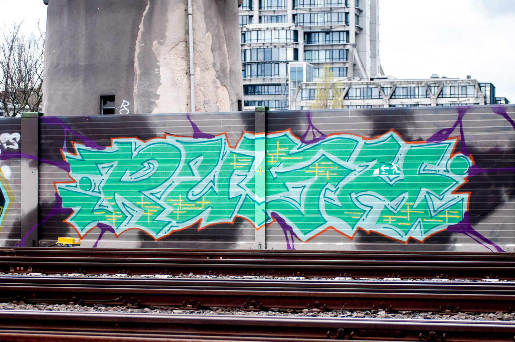 Frankfurt_Graffiti_Gallus Warte_2014-03 (19 von 45)