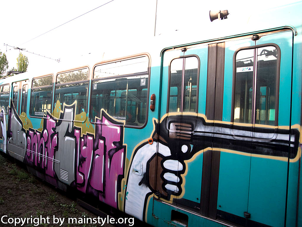 Frankfurt_Graffiti_U-Bahn_Straßenbahn_2010-2013-1248