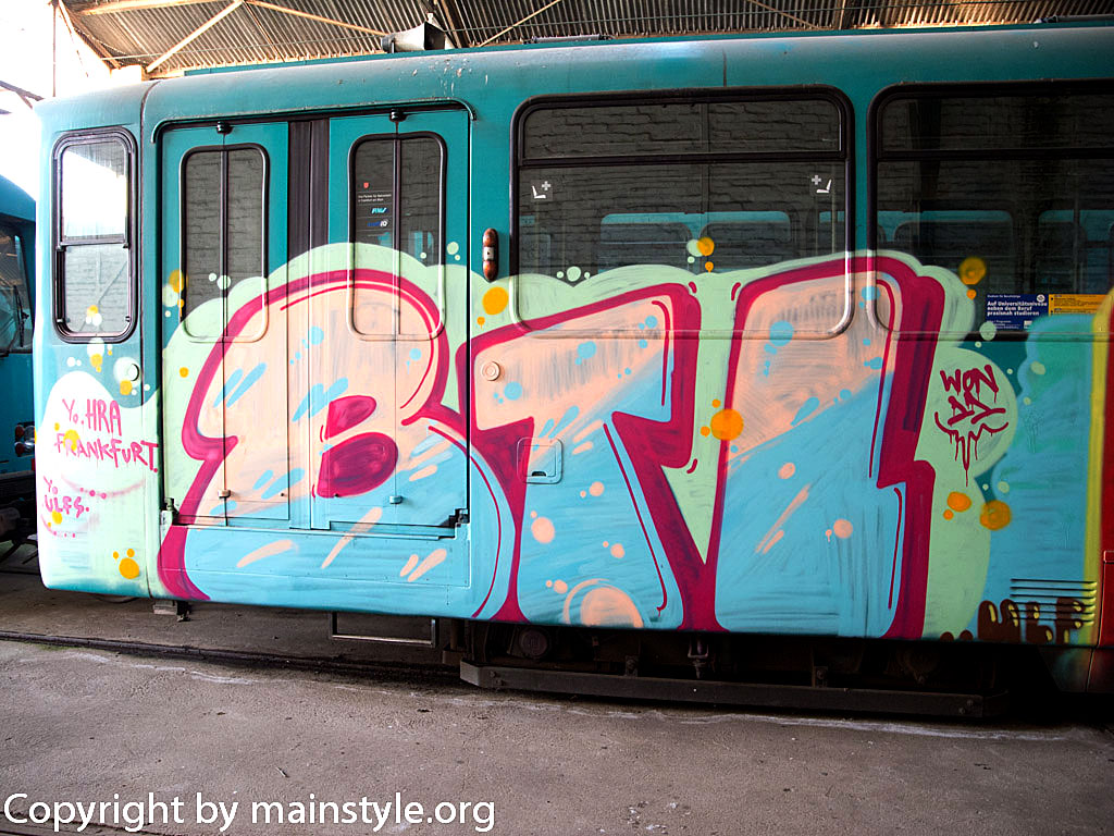 Frankfurt_Graffiti_U-Bahn_Straßenbahn_2010-2013-BTL