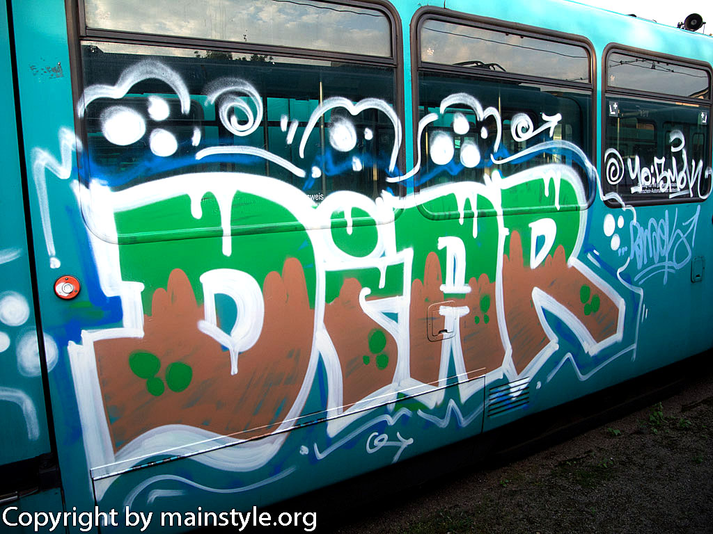 Frankfurt_Graffiti_U-Bahn_Straßenbahn_2010-2013-DIAR