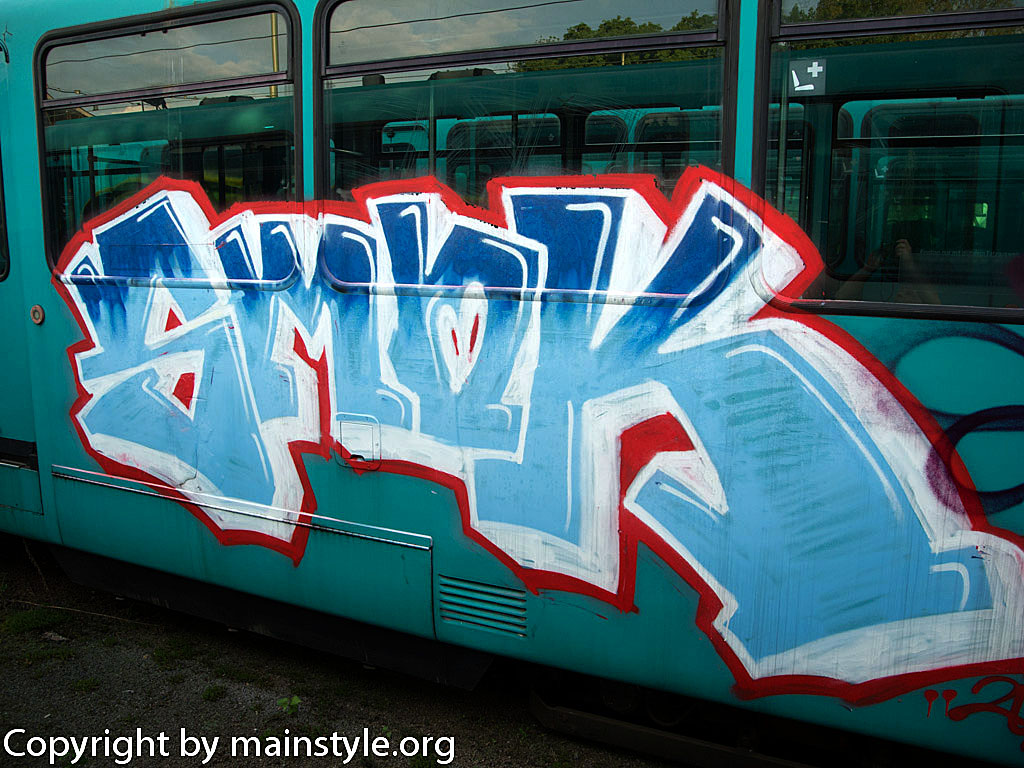 Frankfurt_Graffiti_U-Bahn_Straßenbahn_2010-2013-SMOK