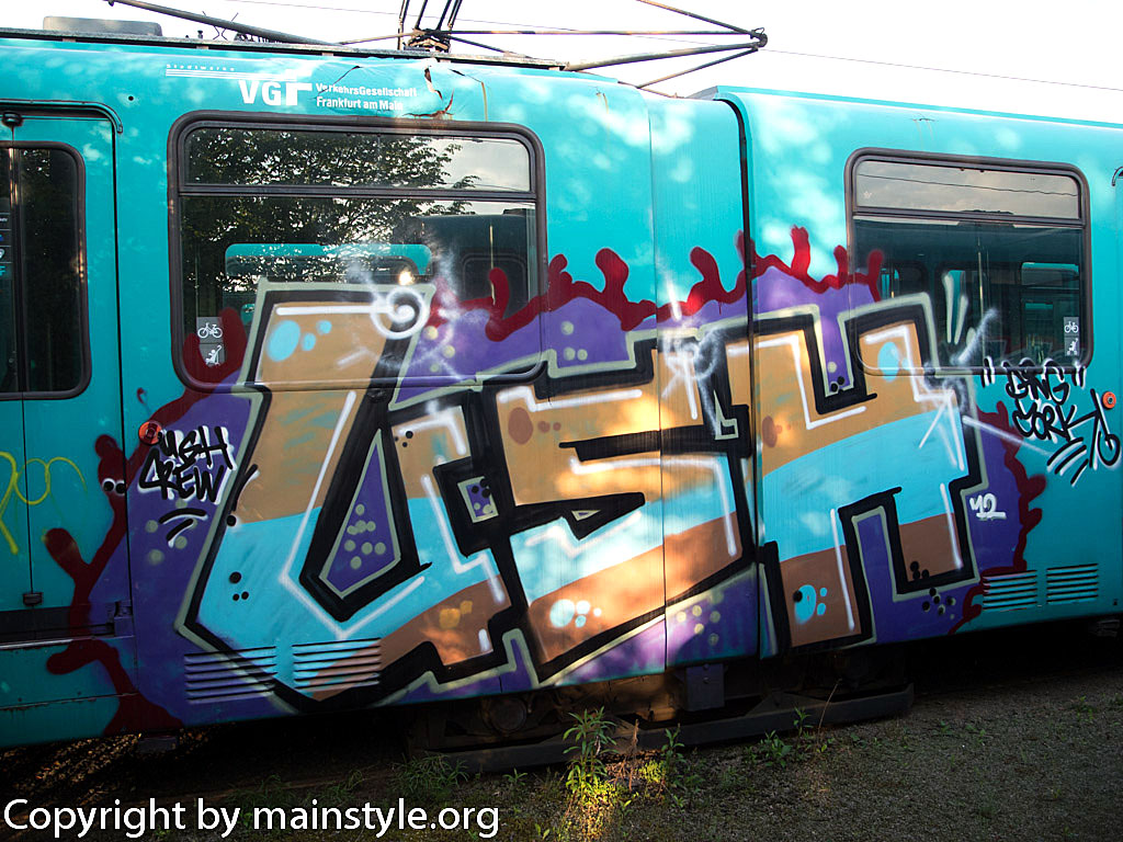 Frankfurt_Graffiti_U-Bahn_Straßenbahn_2010-2013-USH_1