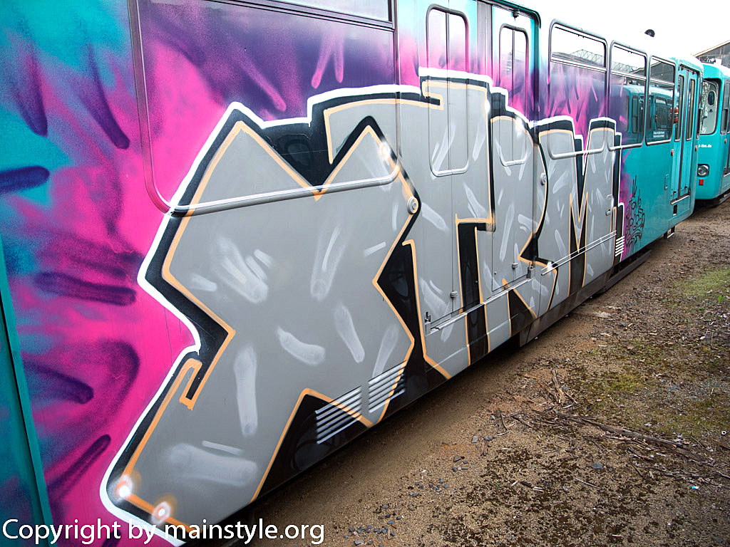 Frankfurt_Graffiti_U-Bahn_Straßenbahn_2010-2013-XTRM