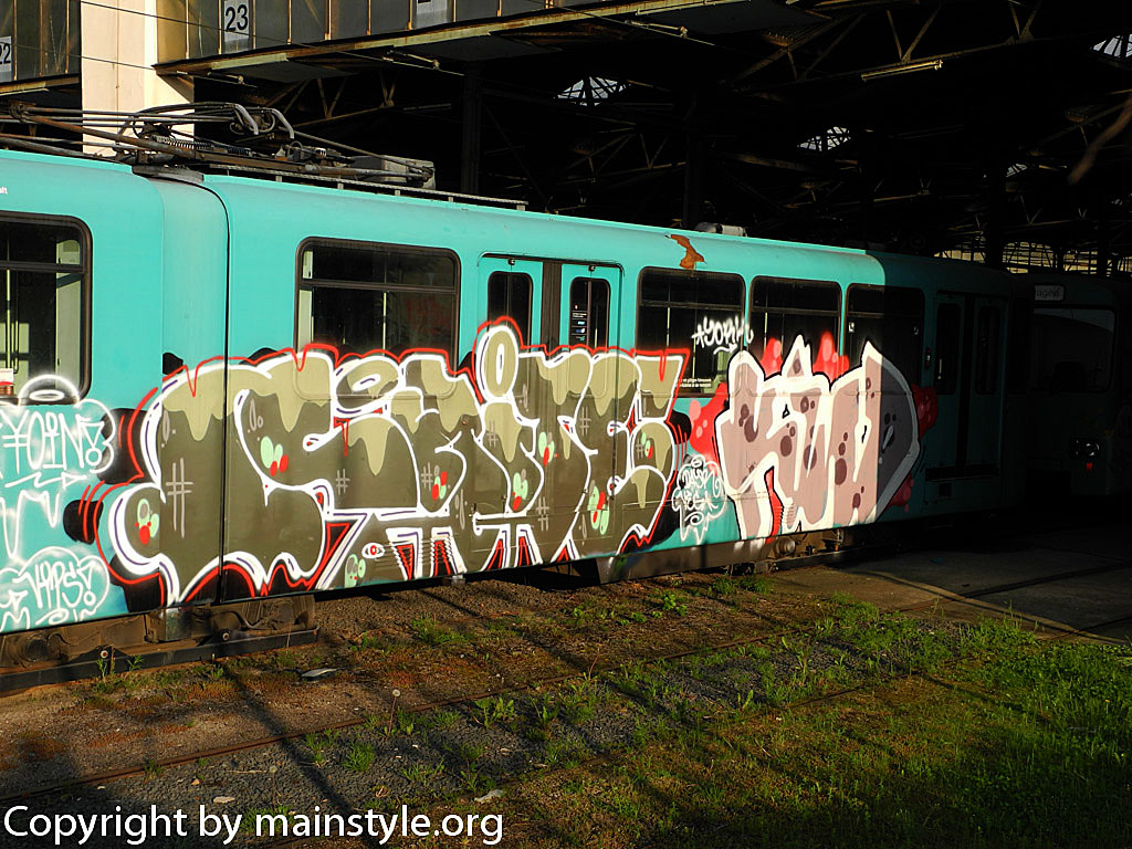 Frankfurt_Graffiti_U-Bahn_Straßenbahn_2010-2013-shite